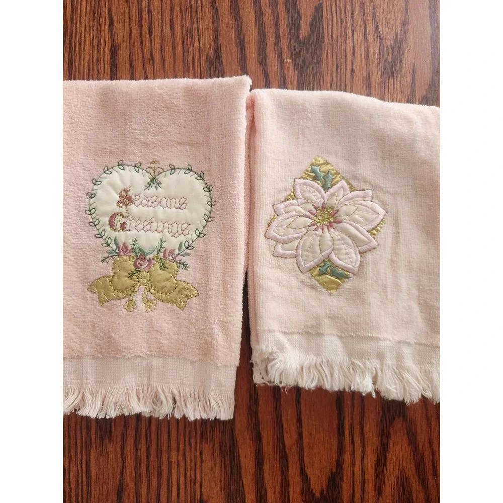Set Of Four Pink Royal Terry Embroidered Christmas Hand Towels Made‎ In Taiwan